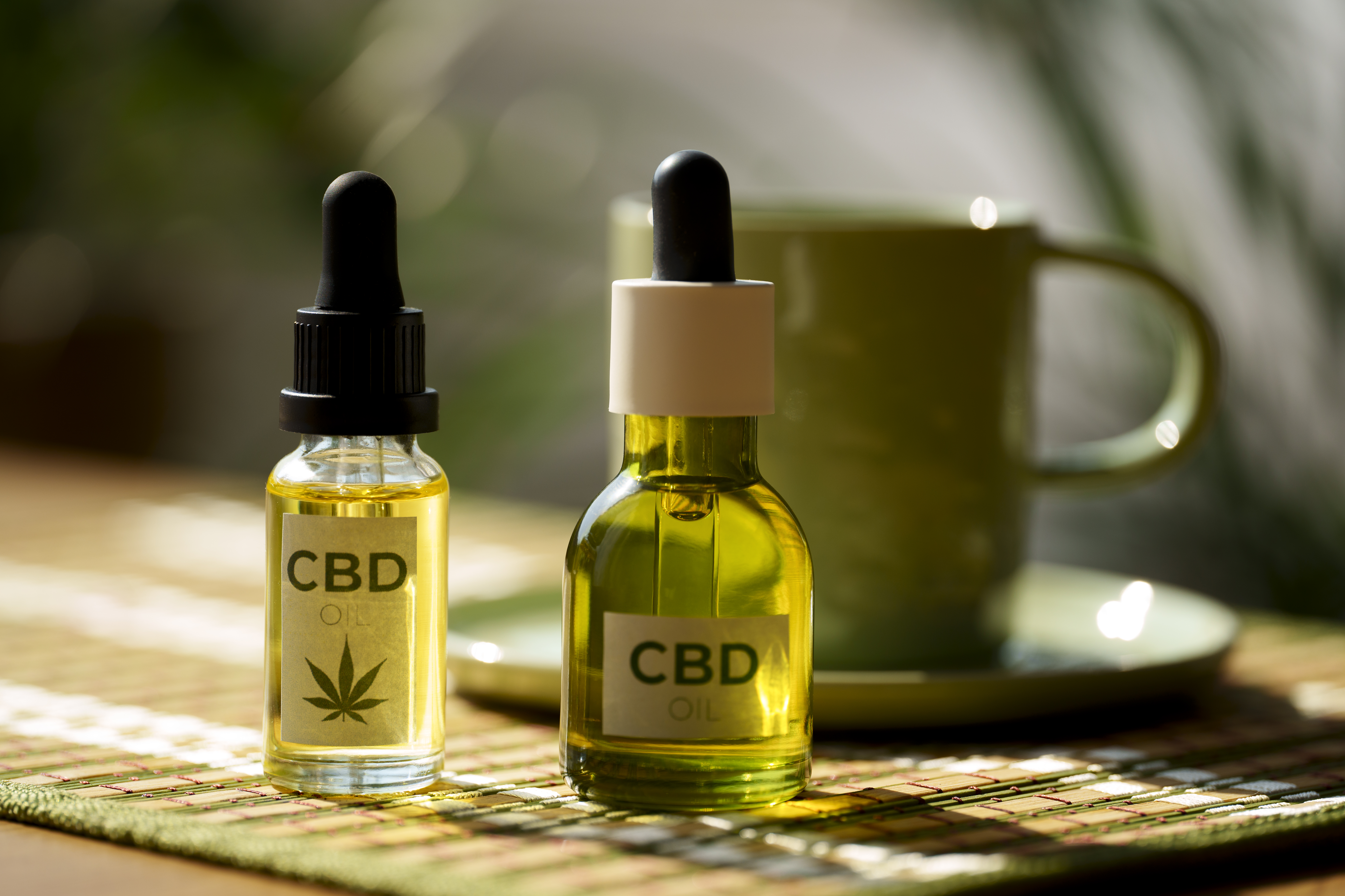 close-up-cbd-oil-bottle