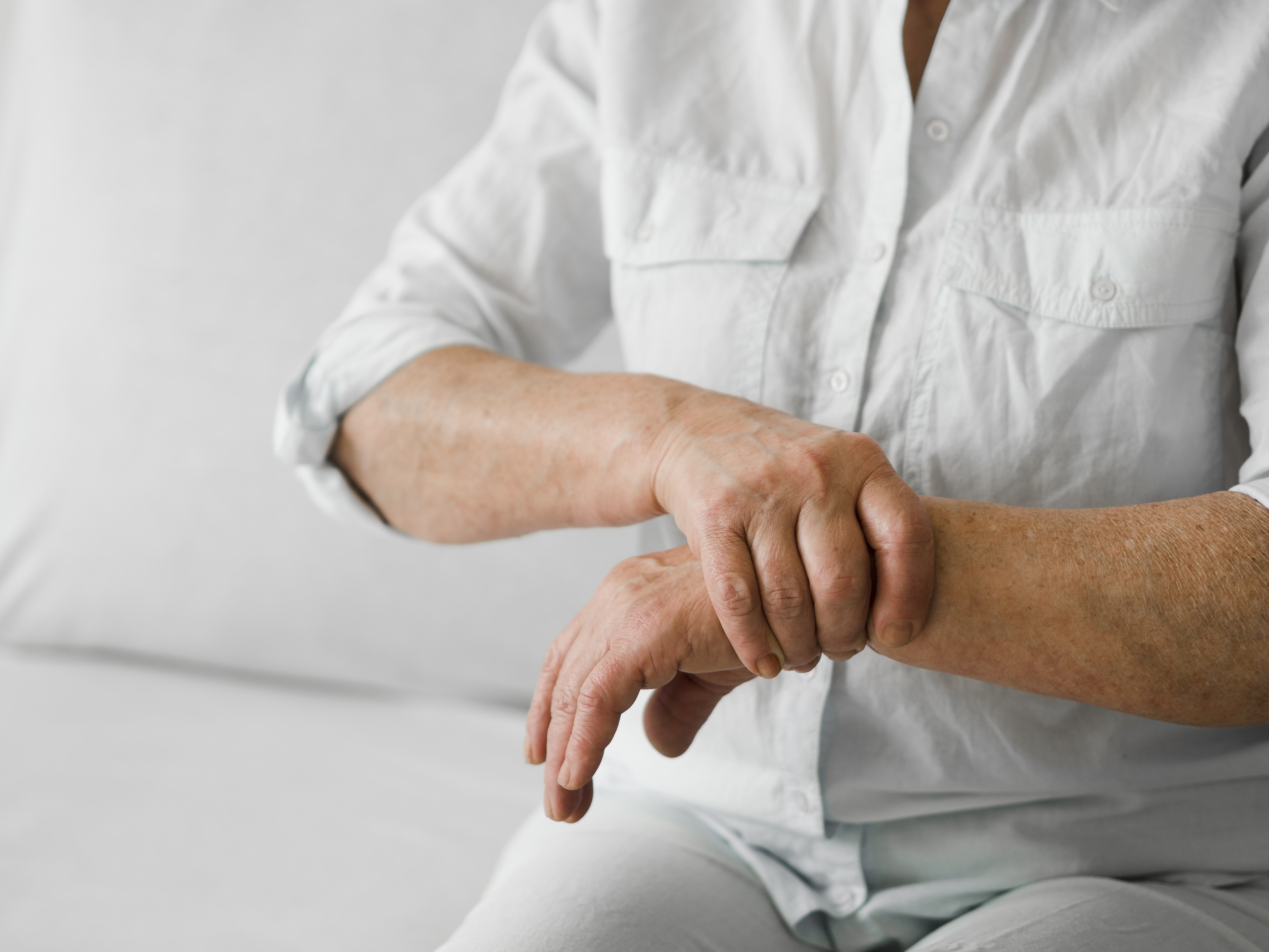 close-up-old-patient-pain