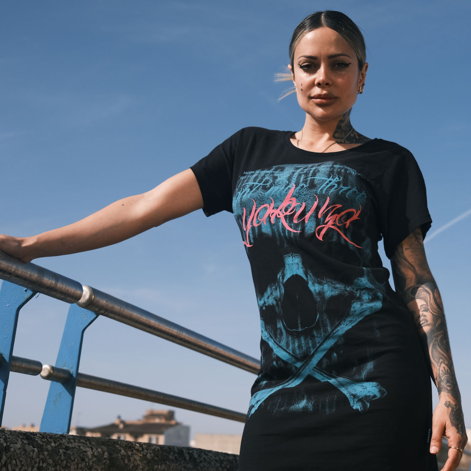 Yakuza dámské šaty Weird Causal 24107 black Velikost: XS