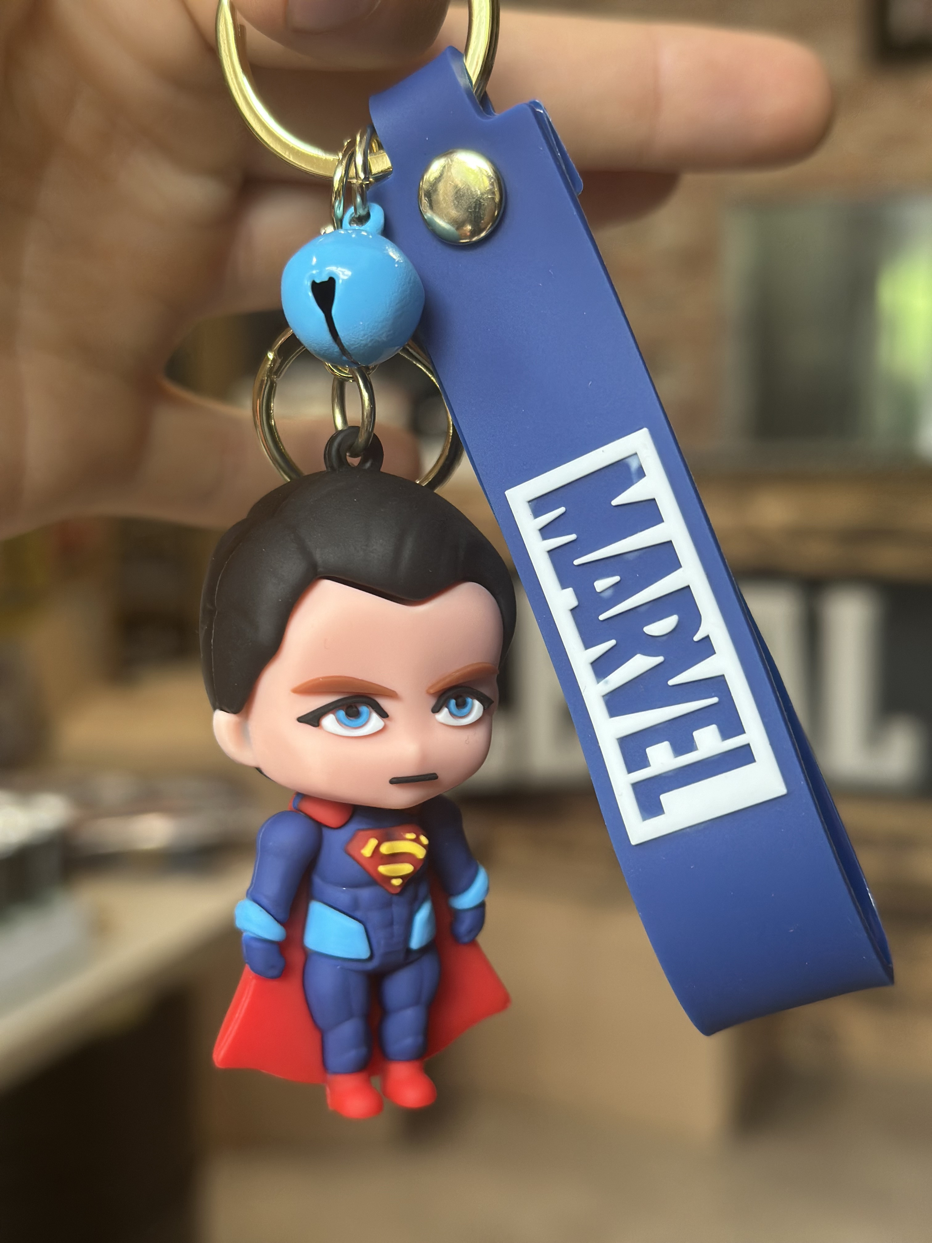 Levně Za pár stovek Stylová klíčenka Marvel Superman