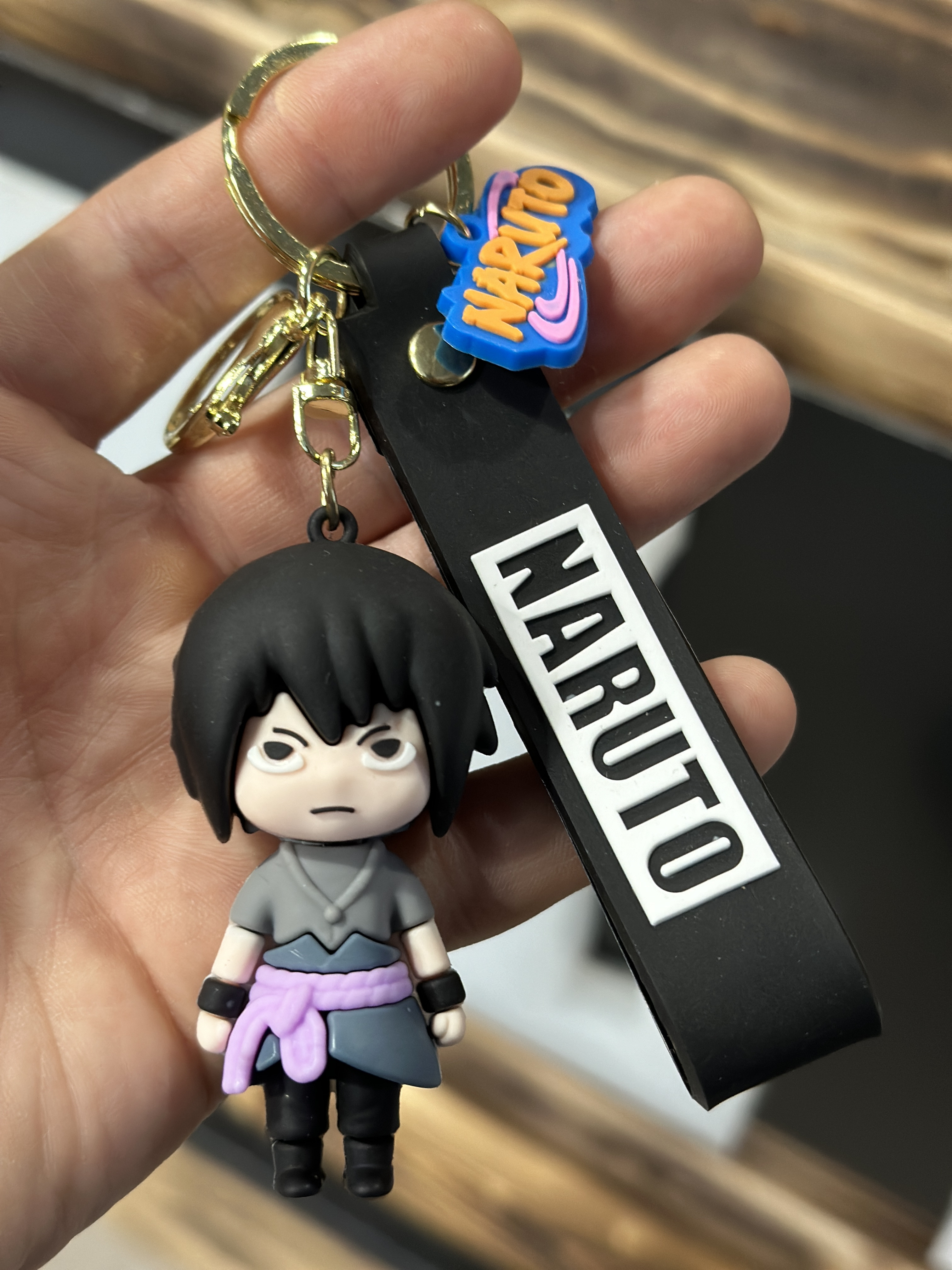 Levně Za pár stovek Stylová klíčenka NARUTO Sasuke