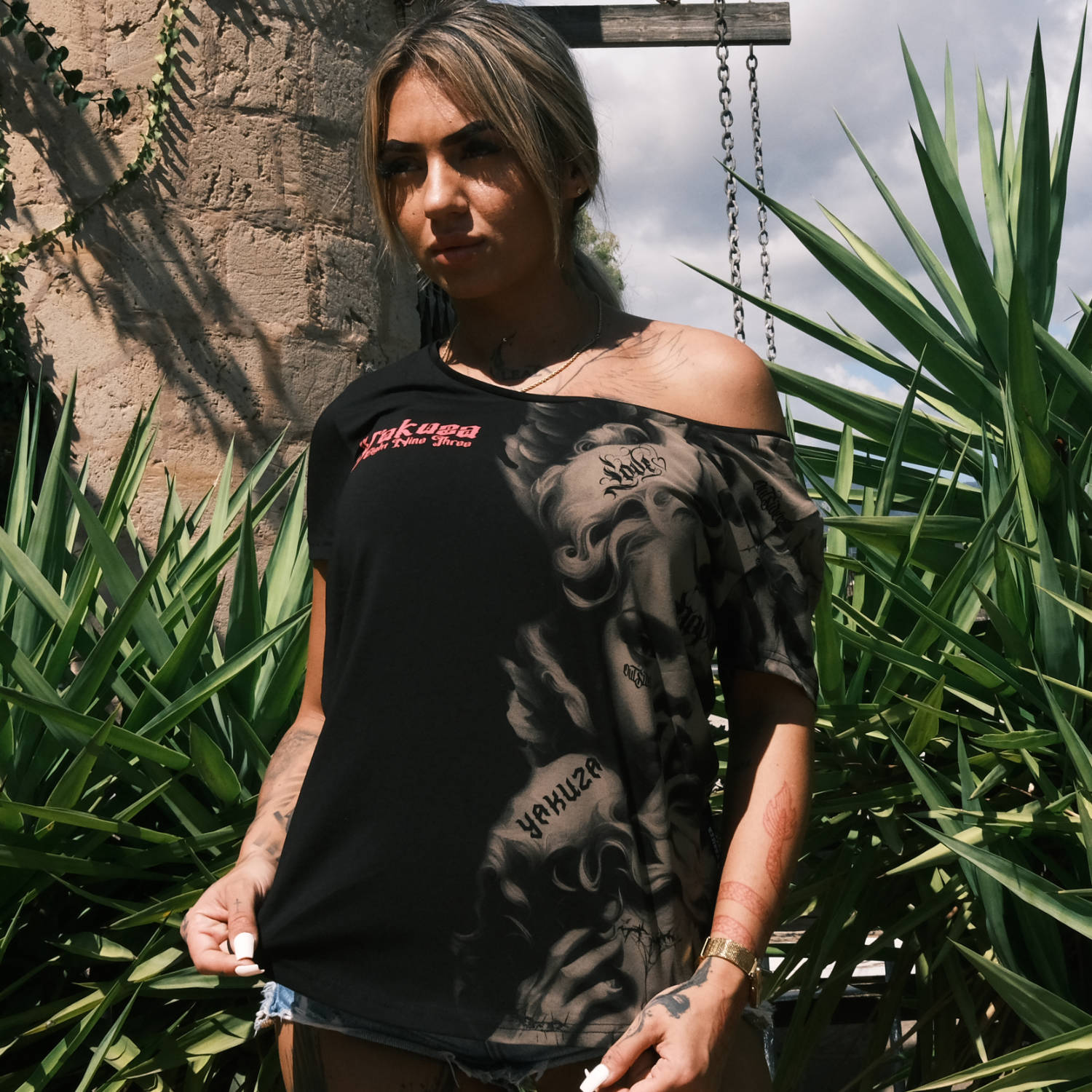 Levně Dámské triko Yakuza Wise Kids Curved V 25117 black