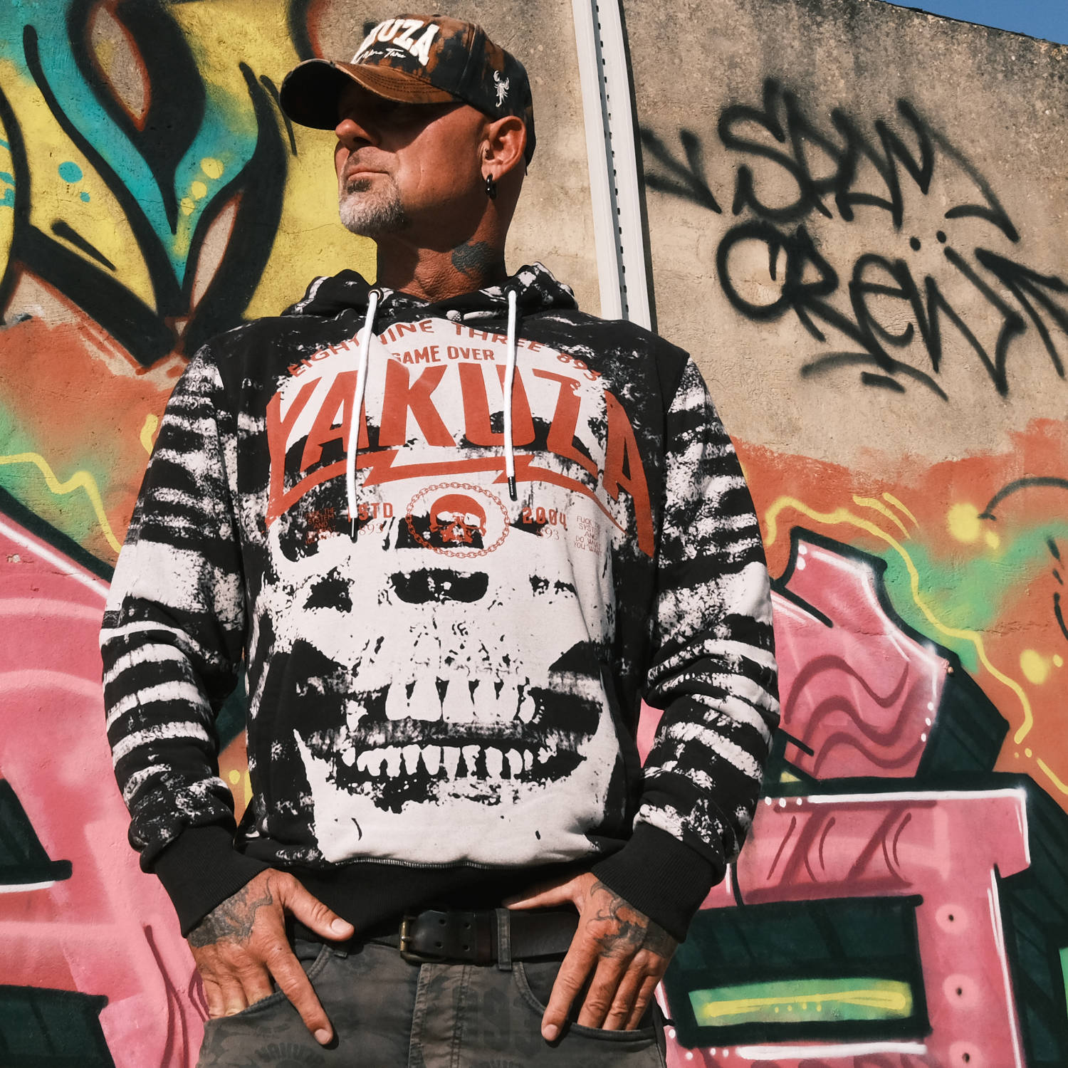 Pánská mikina Yakuza Jailbreak Allover Acid Hoodie 25005 black Velikost: XXL
