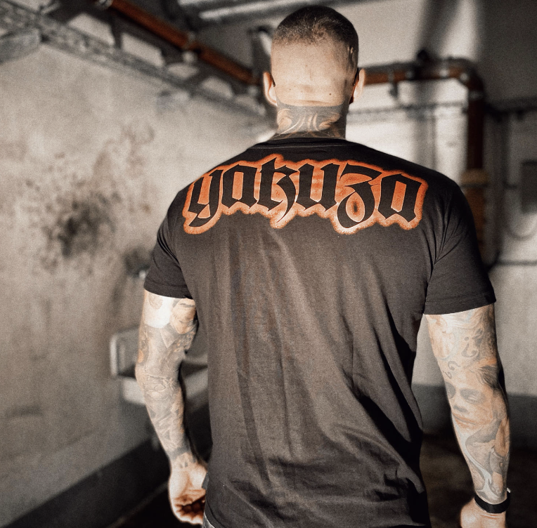 Levně Pánské triko Yakuza Blacks Regular Basic 27043 black