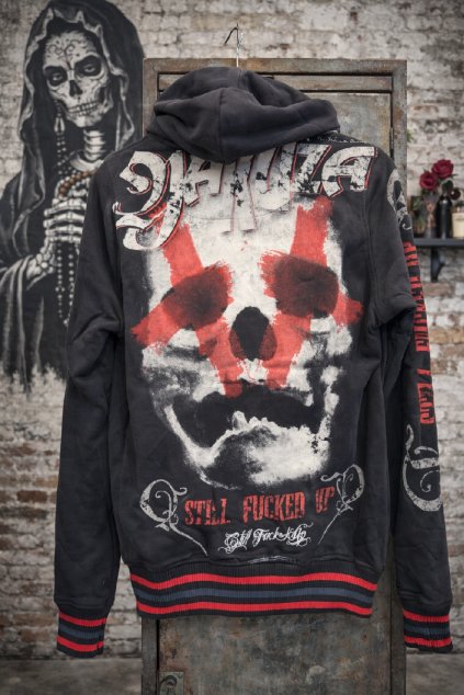 17822061 760E 4439 9131 CB308F4298B6