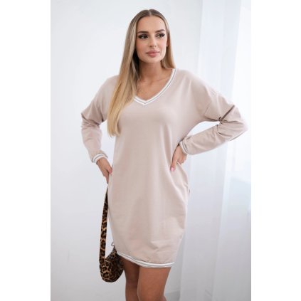 Šaty s vreckami a výstrihom do V béžové