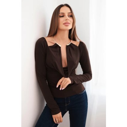 Dámska blúzka s nariaseným výstrihom a dlhým rukávom hnedá