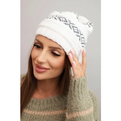 Dámska zimná čiapka so vzorom a vlnou K425 biela