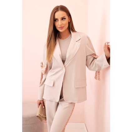 Dámsky komplet z viskózy – sako s klopami a nohavice s lampasom béžový