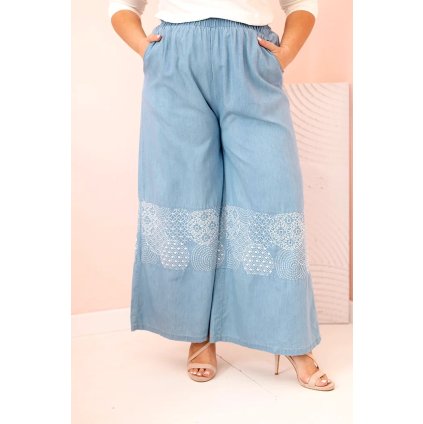 Dámske nohavice Plus Size so širokou nohavicou a etnickou výšivkou svetlo džínsové