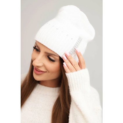 Dámska zimná vlnená čiapka s kamienkami K453 biela