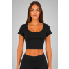 čierny crop top