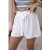 Biele šortky s viazaním v páse