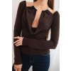 Dámska blúzka s nariaseným výstrihom a dlhým rukávom hnedá