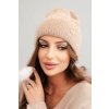 Dámska zimná čiapka s ozdobným gombíkom béžová.
