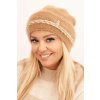 Dámska zimná čiapka s perlami a ozdobným vzorom béžová
