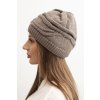 Dámska zimná vlnená čiapka s ozdobným pletením K429 biela