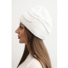 Dámska zimná vlnená čiapka s ozdobným pletením K429 biela