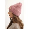 Dámska zimná čiapka z nadýchanej pleteniny s elegantným gombíkom béžová