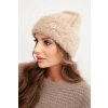 Dámska zimná čiapka z nadýchanej pleteniny s elegantným gombíkom béžová