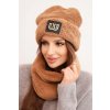 Dámsky súprava z plyšového materiálu čiapka a tunel s ozdobnou nášivkou béžový