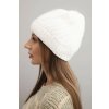 Dámska zimná čiapka s vlnou biela