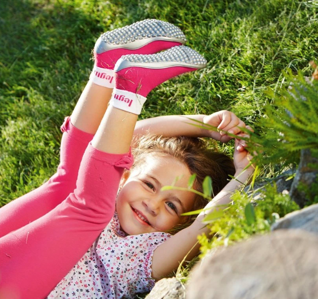 První botičky: Proč barefoot může být tou nejlepší volbou pro dětské nožky