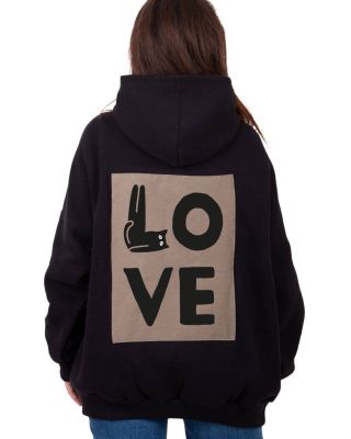 💛 Květen je měsíc lásky. A my říkáme: LOVE, ale pěkně po lehárkovsku💛 Oversized mikča LOVE je heboučká, zateplená a ušitá...