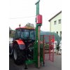Zatloukač kůlů pro traktor