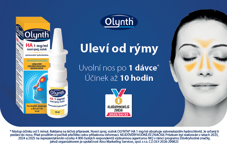 Reklamní banner na nosní spreje Olynth s rodinným motivem a sloganem ‚Dýchá celá rodina‘.
