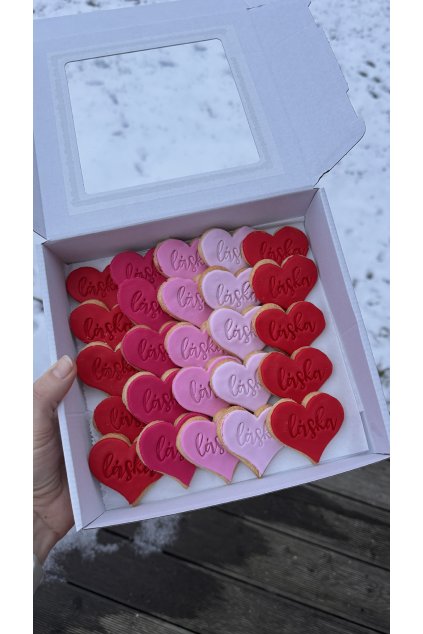 Srdíčka - červená a růžová - máslová sušenka (25ks v balení)
