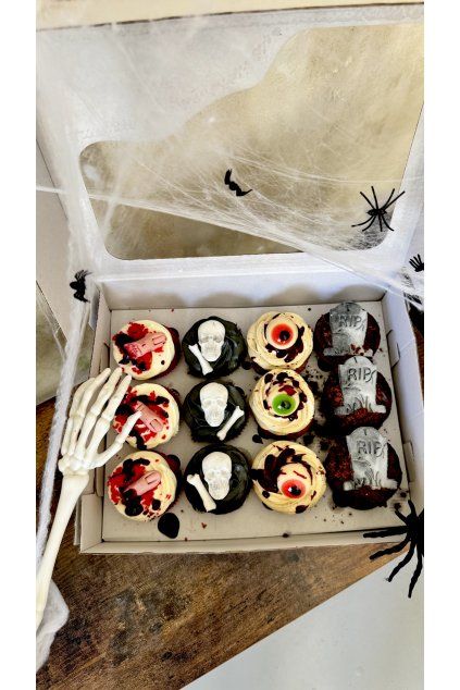 Bloody Halloween - 12ks cupcakes (v krabičce)