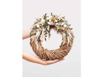 Prírodný veniec zo stabilizovaných kvetov s pampovou trávou