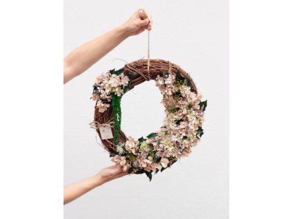 Romantický veniec zo stabilizovaných kvetov s hortenziou