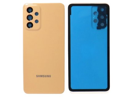 Detailní pohled na oranžový zadní kryt pro Samsung Galaxy A23 5G (SM-A236B) s viditelným otvorem pro fotoaparát.
