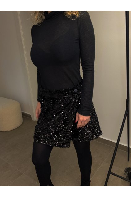 black short sequin