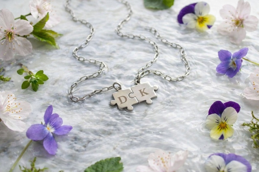 Může chirurgická ocel do vody? Kompletní průvodce péčí 2026