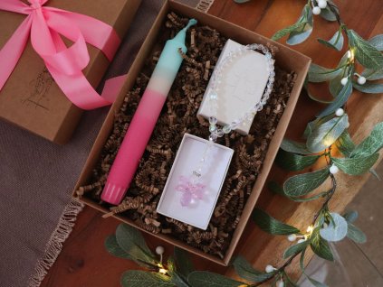 krabicka s andelem a svickou