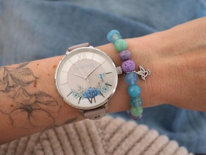 hodinky kolibrik na ruce s naramkem