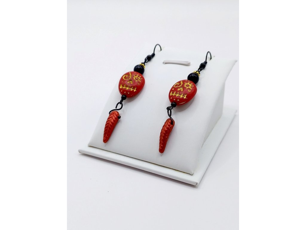 náušnice červená maska