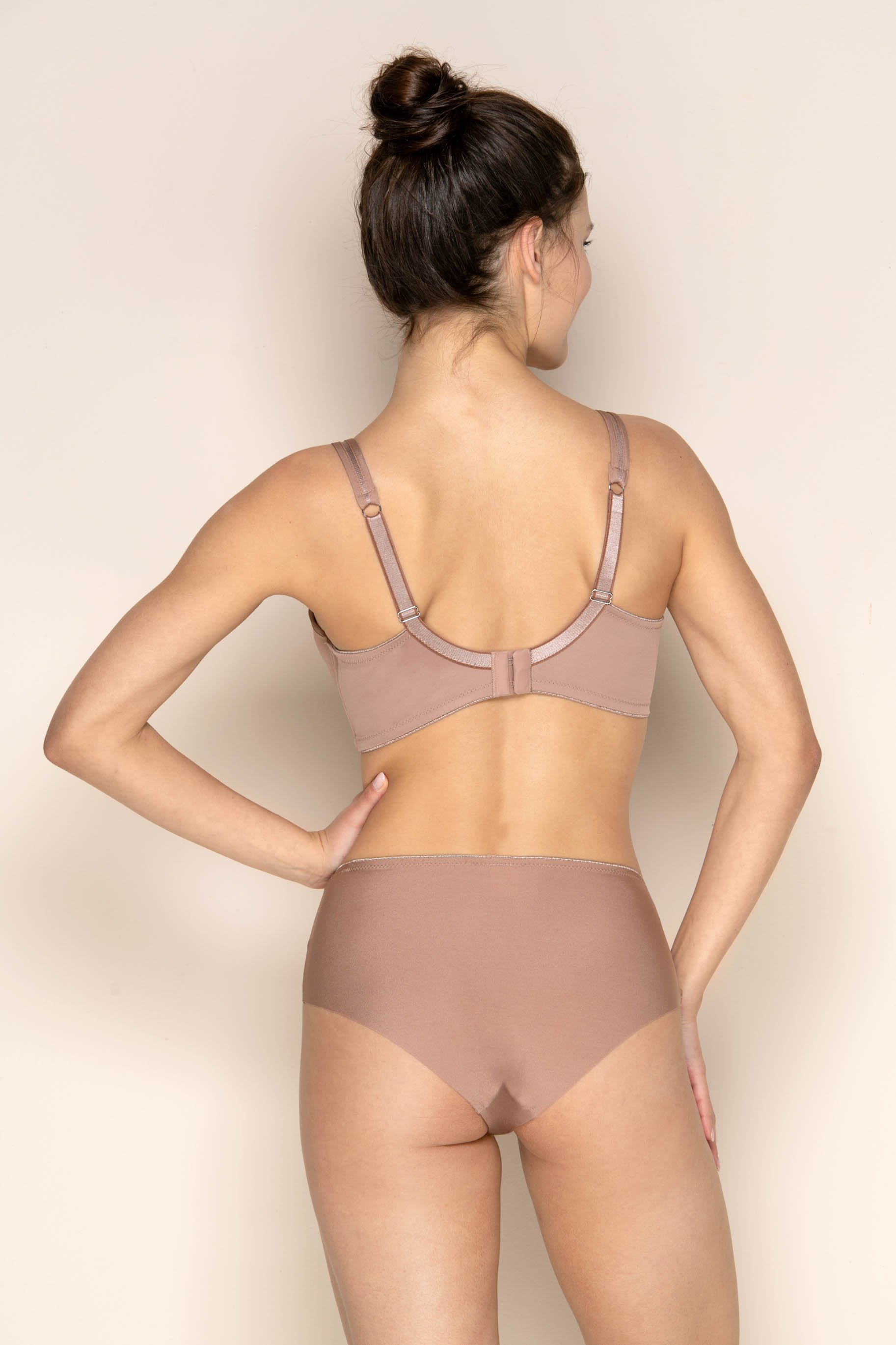 Klasické kalhotky Cinnamon Nude střižené laserem Timo 111840 Barva: Hnědá, Velikost: 80