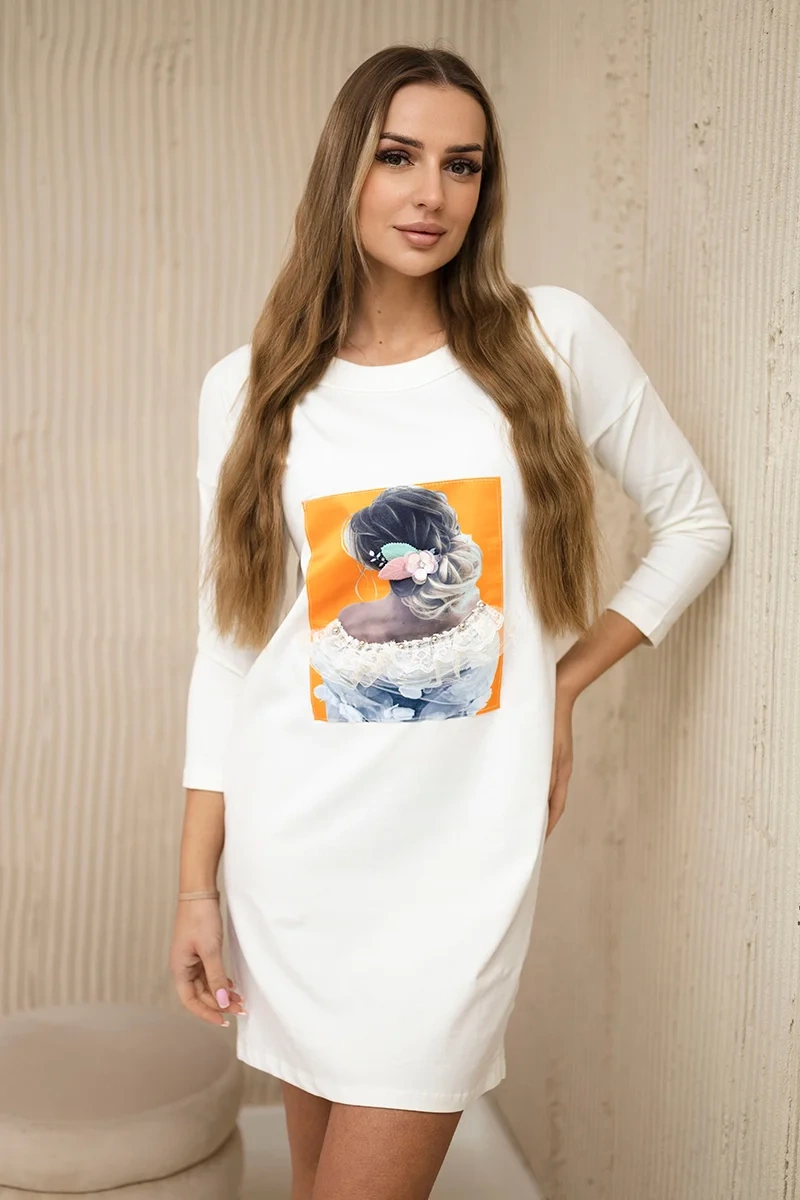 Kesi Šaty Monty s 3D grafikou Barva: Smetanová, Velikost: UNI