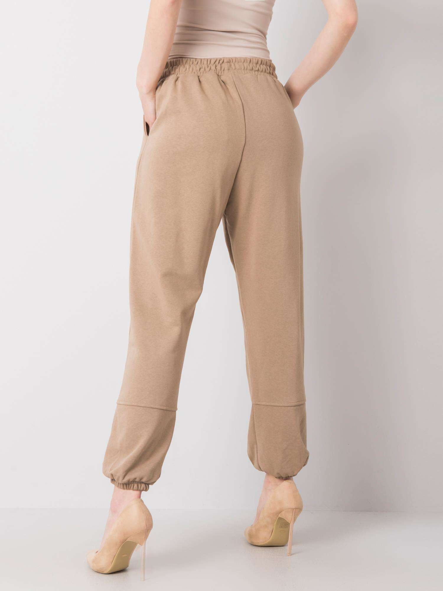 Dámské tepláky EM-DR-ES-21-524.16 ex moda Barva: Béžová - tmavě, Velikost: M