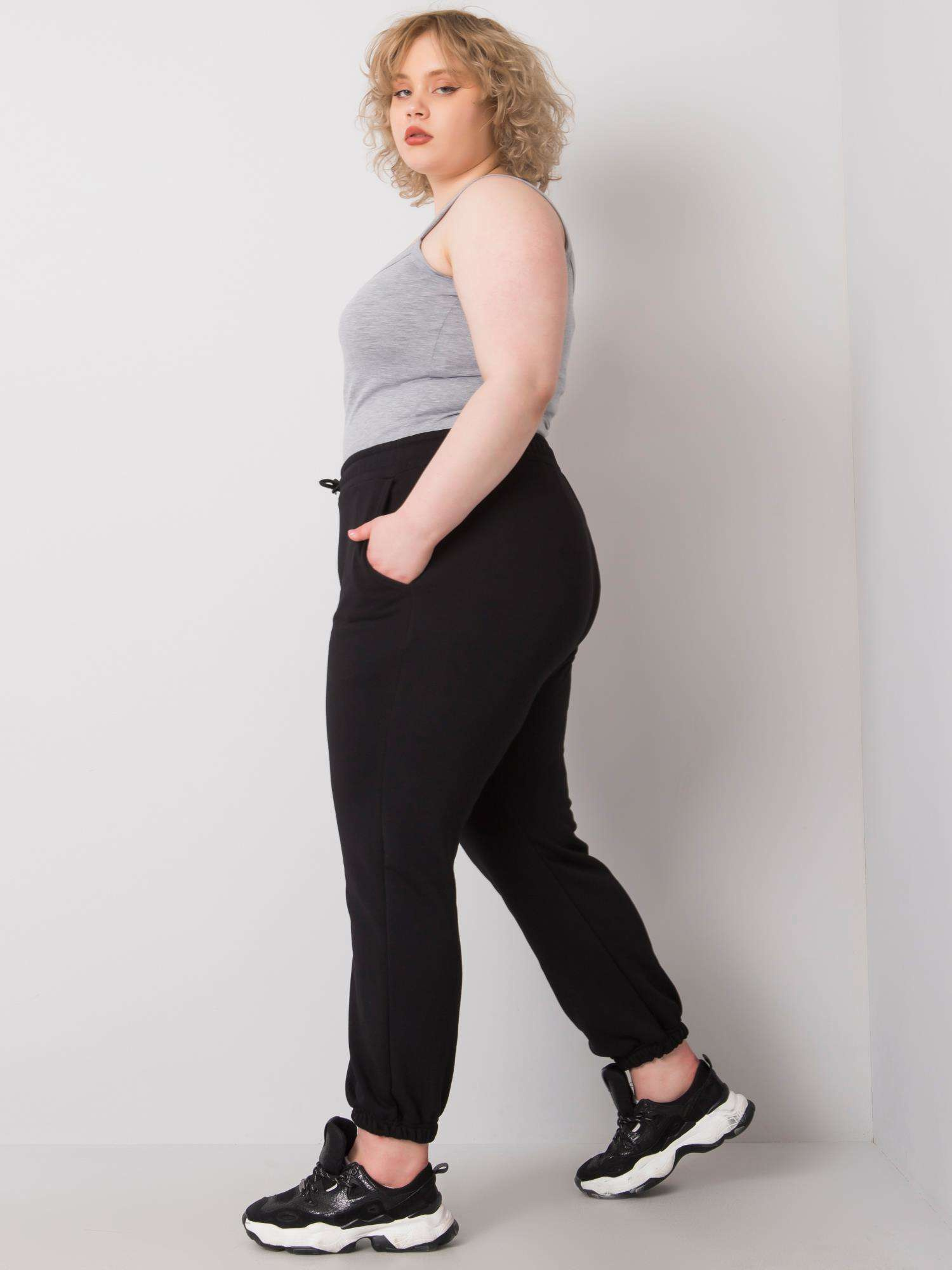 Dámské tepláky Plus Size RV-DR-6331.86 BASIC FEEL GOOD Barva: Černá, Velikost: 2XL