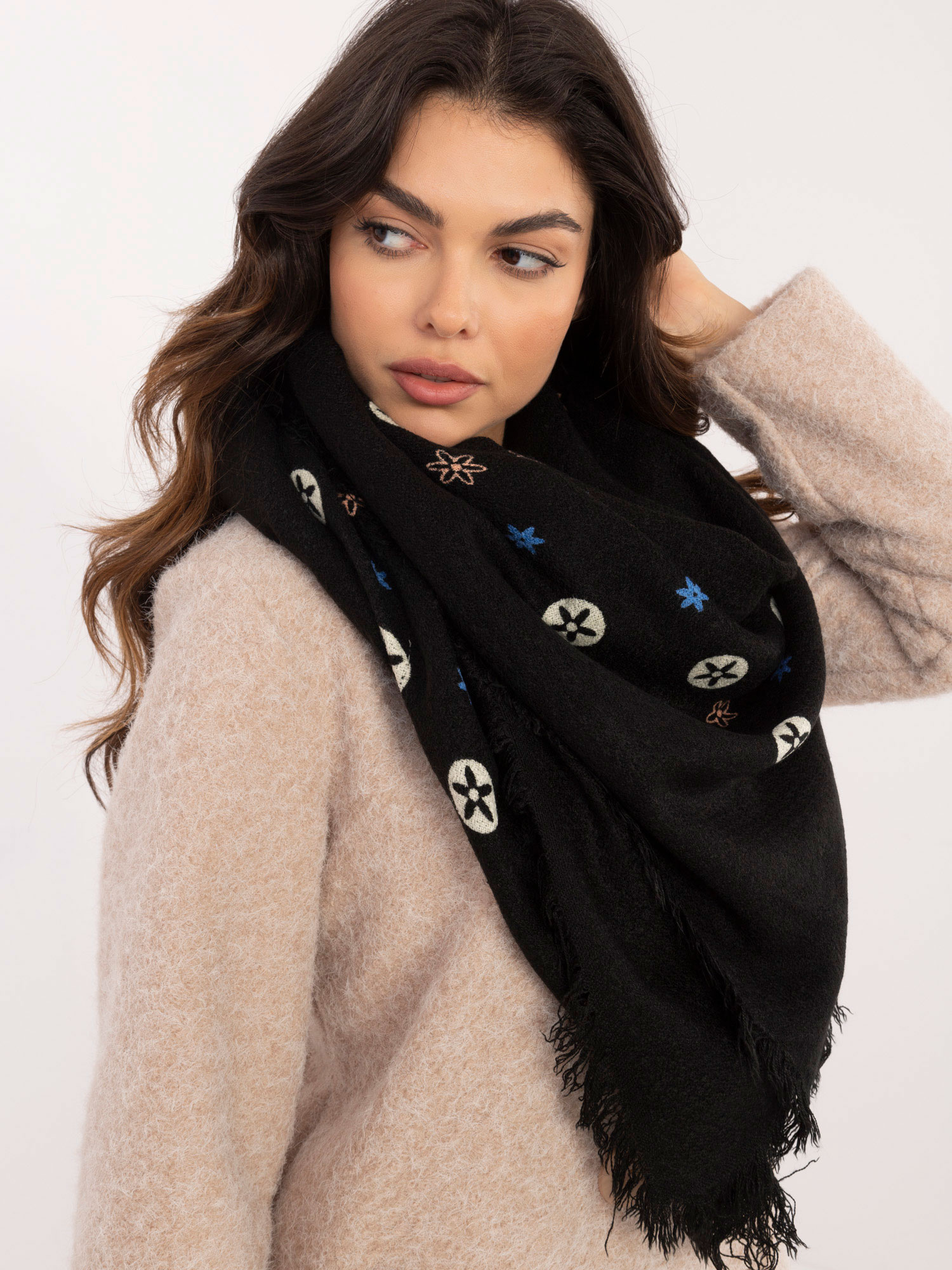 Šála AT SZ 23504.93P černá jedna velikost