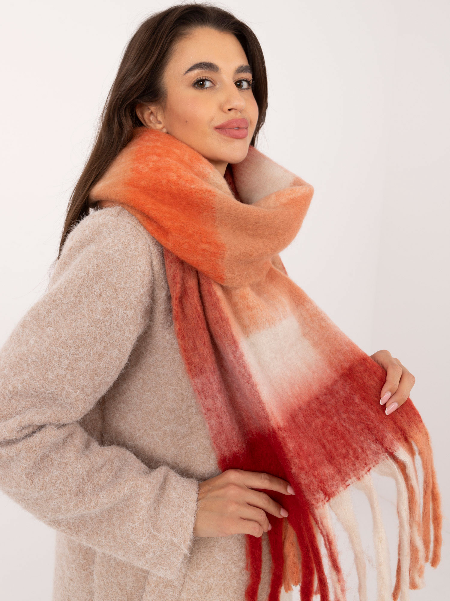 Šála  model 203180 AT universal