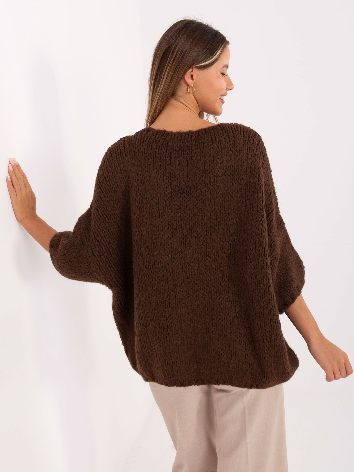 ITALY MODA Dámský svetr IT-SW-7703.70 s výstřihem do V Barva: Béžová, Velikost: UNI