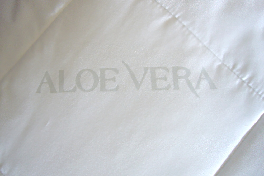 Dadka Polštář ALOE VERA bílá 70x90 cm (obrázek 4)