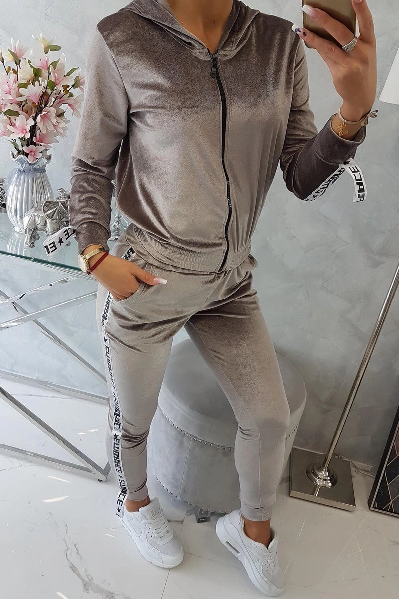 Kesi Velurová souprava s ozdobnými stuhami červená Barva: Šedá, Velikost: UNI