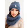 Dámská souprava čepice a šály zimní nadýchaná s ozdobným emblémem (Velikost UNI, Barva Modrá - tmavě)